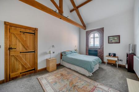 1348133-14-68bffc...