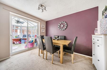 1355210-4-68cad4b...