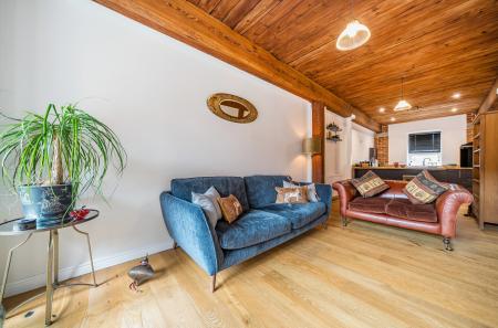 1360696-9-68dd221...