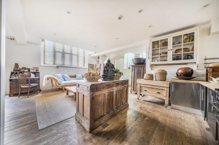 1357933-11-68d40f...