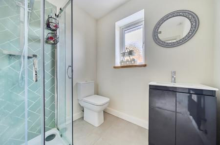 1373635-17-690b6a...