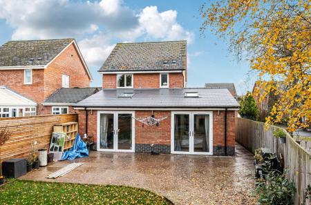 1373635-2-690b6a9...