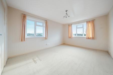 1386115-7-692ee48...