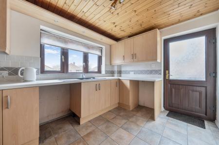 1409367-9-698b520...