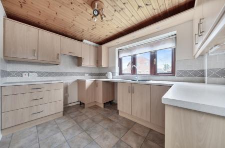 1409367-10-698b52...