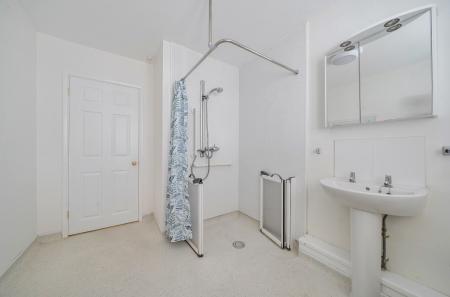 1415963-5-69949a7...