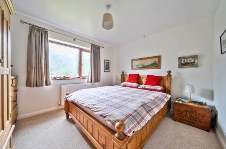 1415963-6-69949a8...