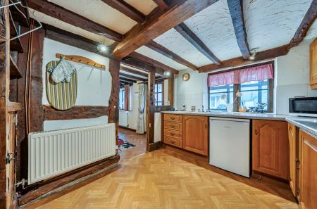 1417266-4-699c800...