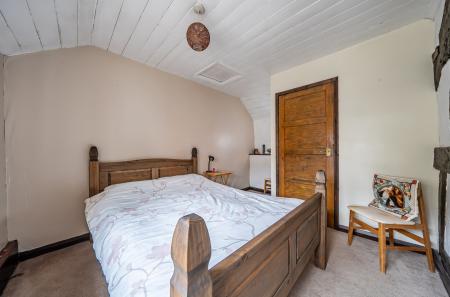 1417266-11-699c80...