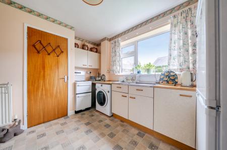 1417262-15-6995a9...