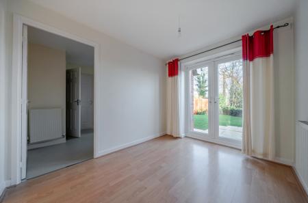 1423528-11-69a870...