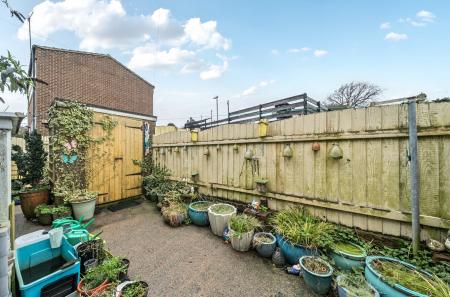 1425868-1-69b83cd...