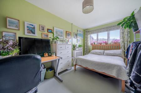 1425868-7-69b83ce...