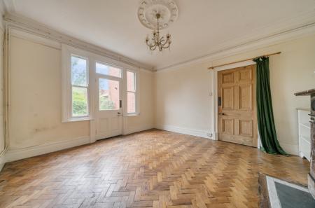 1366063-5-68efcb8...