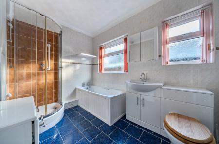 1380201-8-6915cf4...