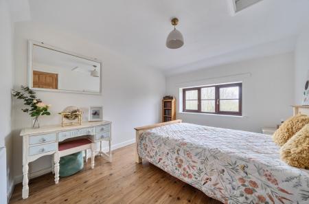 1409755-12-698f53...