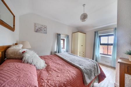 1409755-7-698f50f...