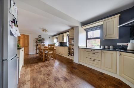 1409755-15-698f54...