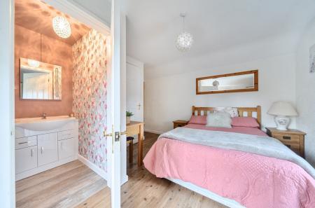 1409755-9-698f514...