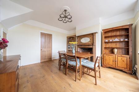 1423927-6-69b015a...