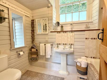 Annexe Bathroom