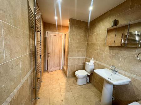 Firefly_Gemini Flash_High-quality image upscaling.