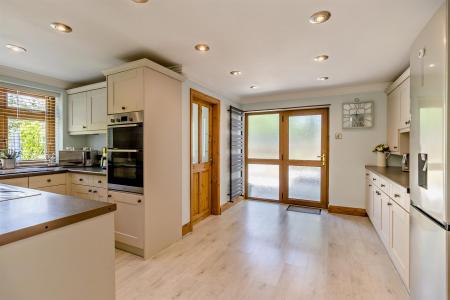 8694321-interior27-800.jpg