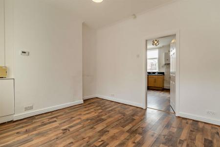 8696747-interior03-800.jpg