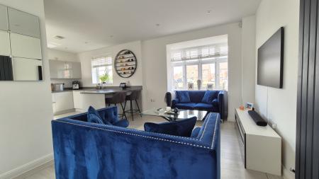 Open Plan Living/Kitchen/Diner