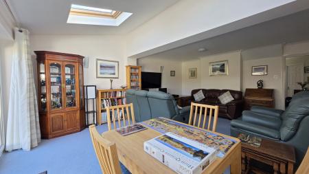 Sitting/Dining Room