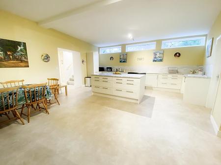 Breakfasting Kitchen