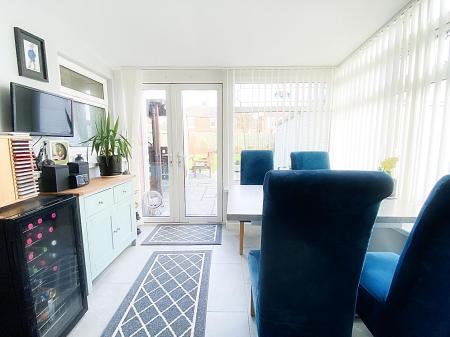Sun Room/Dining Area