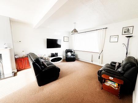 Open Plan Lounge/Diner