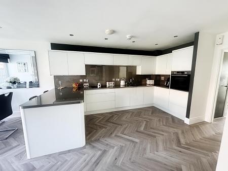 Open plan Kitchen/Diner/Snug