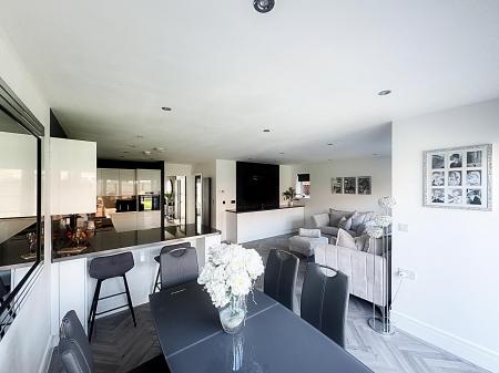 Open plan Kitchen/Diner/Snug