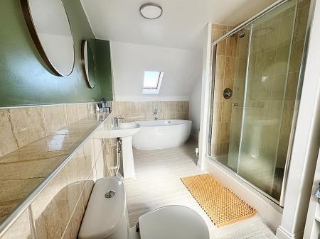 Ensuite bathroom