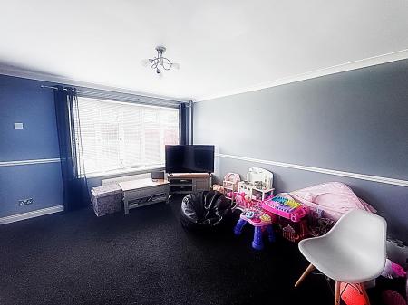 Lounge/Dining Area