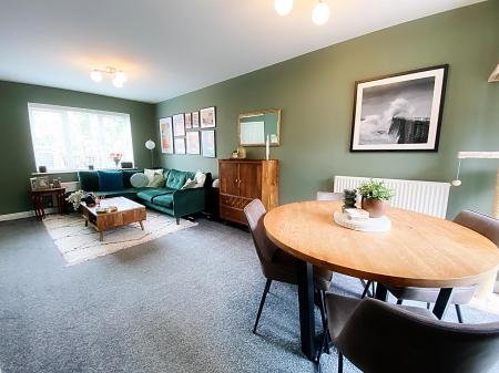 Lounge/Dining Room