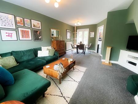 Lounge/Dining Room