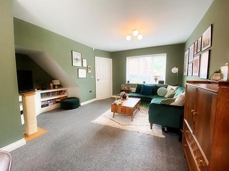 Lounge/Dining Room