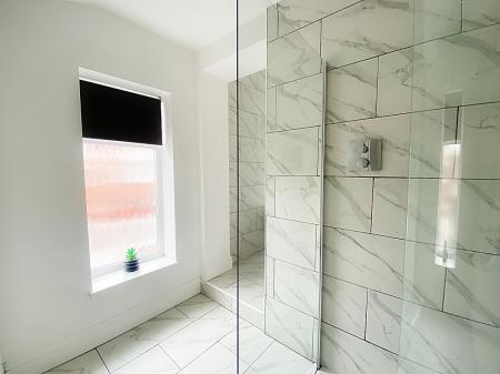 Bathroom/Shower Room