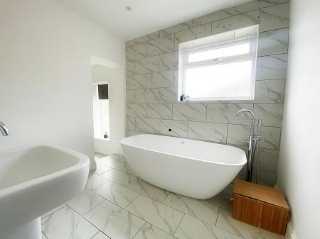 Bathroom/Shower Room