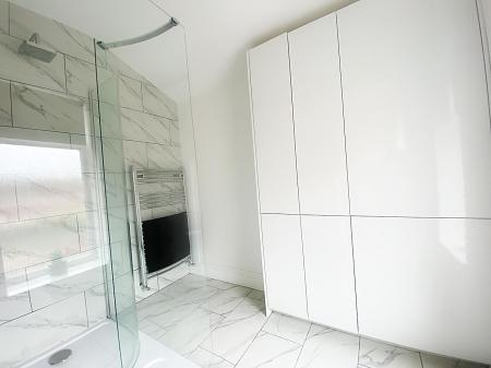 Bathroom/Shower Room