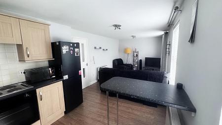 Lounge & Kitchen