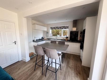 Breakfasting Kitchen