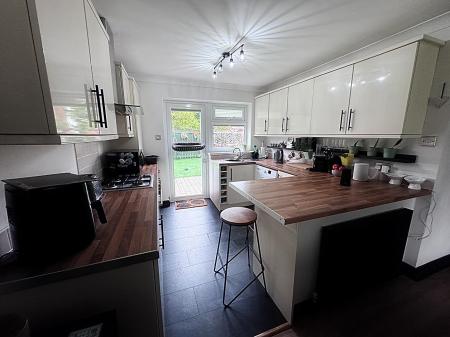 Open Plan Lounge/Kitchen
