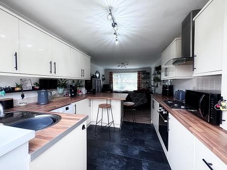 Open Plan Lounge/Kitchen