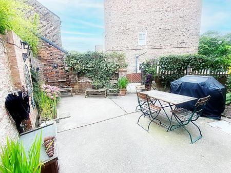 Garage, Drive & Gardens