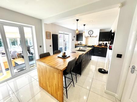 Kitchen/Dining Area