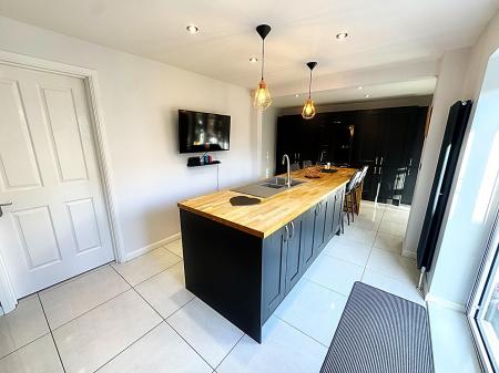 Kitchen/Dining Area